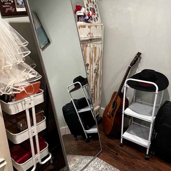 David’s Bridal Bachelorette Sash and High End veil Headband - Picture 3 of 7